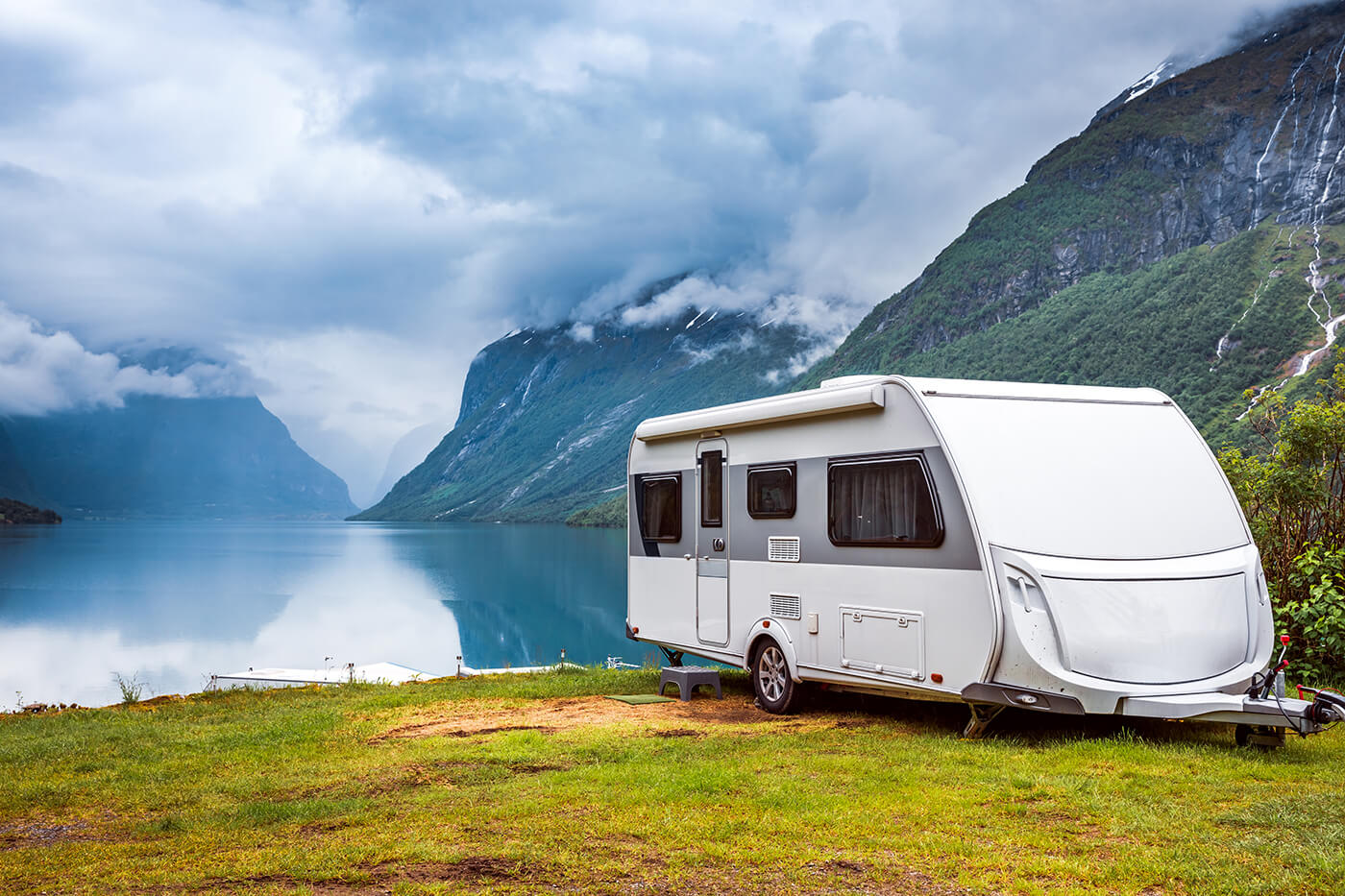 Wohnwagen oder Wohnmobil? Die Entscheidung, die über Ihren ganzen Reisestil bestimmt