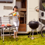 Camping-Küche ohne Ballast: der leichte Weg zu Kocher, Geschirr und Vorrat