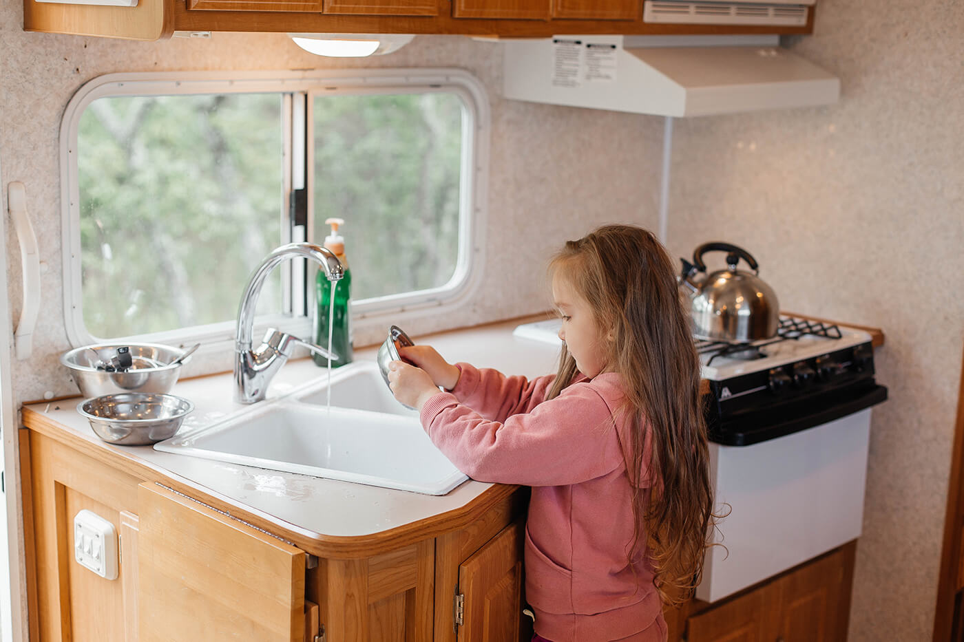 Frischwasser und Abwasser unterwegs: Schläuche, Kanister und Hygiene