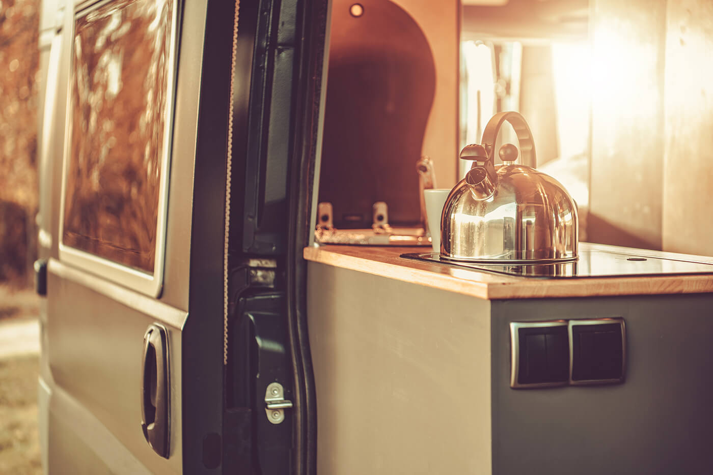 Campinggeschirr im Reisemobil: Materialien im Vergleich